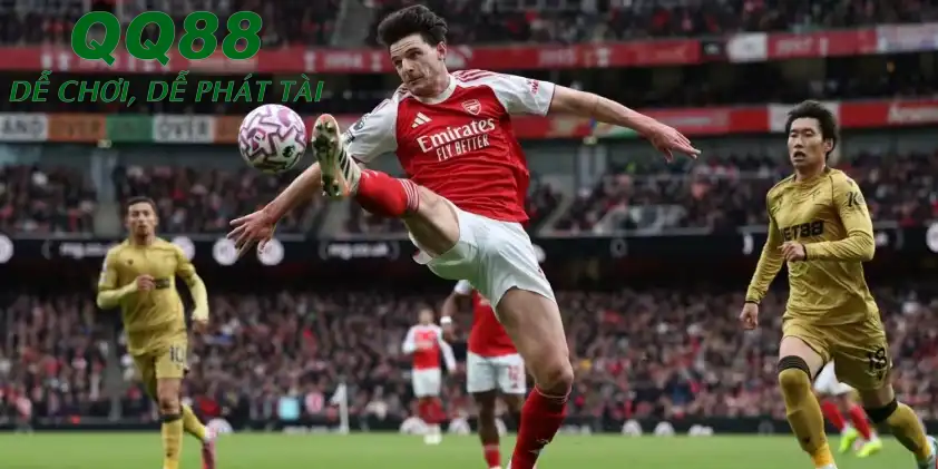 Declan Rice vừa giành chức vô địch Ngoại hạng Anh cùng Arsenal (Ảnh: Givemesport). Declan Rice vừa giành chức vô địch Ngoại hạng Anh cùng Arsenal (Ảnh: Givemesport).